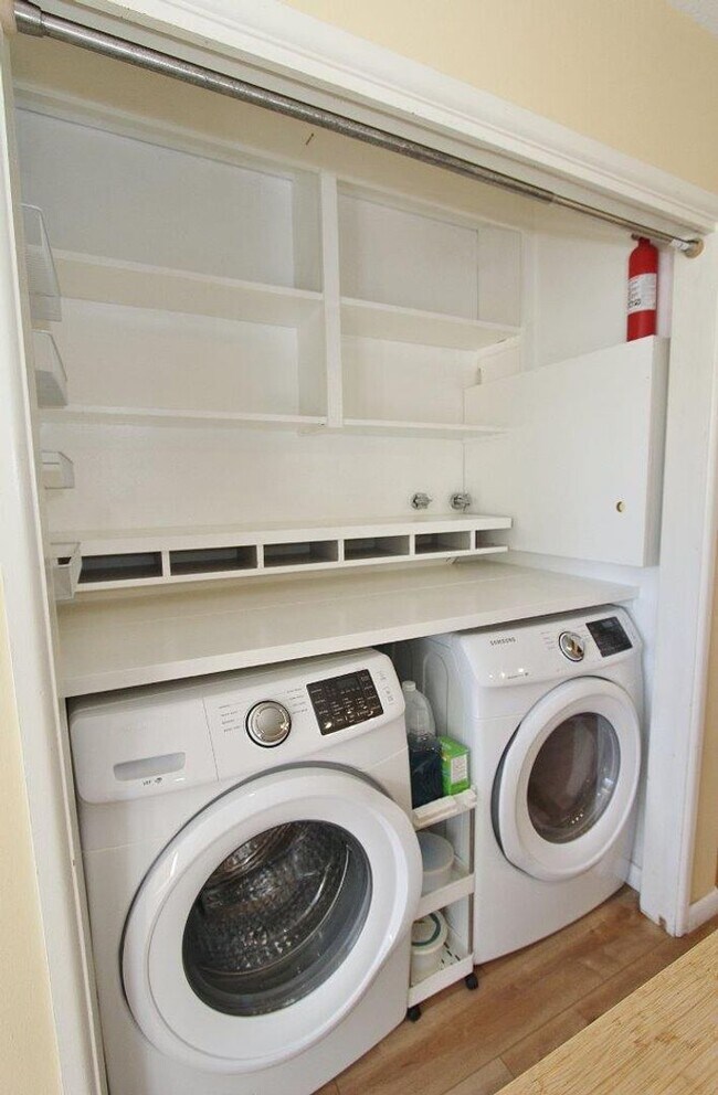 Building Photo - Charming Single-Level Home on Cul-de-sac