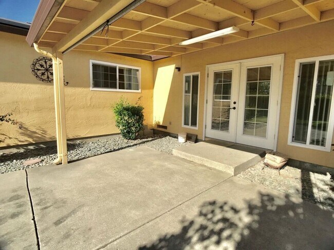 Building Photo - 2803 Dowe Ave