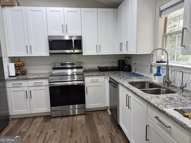 Building Photo - 418 Summer Hill Cir