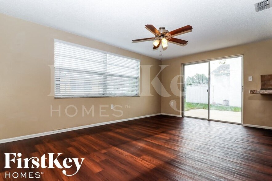 Building Photo - 7124 Cay Dr