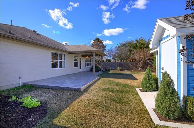 Building Photo - 129 Copperwood Loop