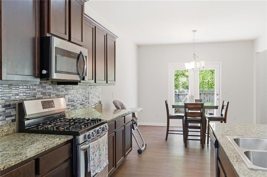 Building Photo - 296 Maple Brook Dr