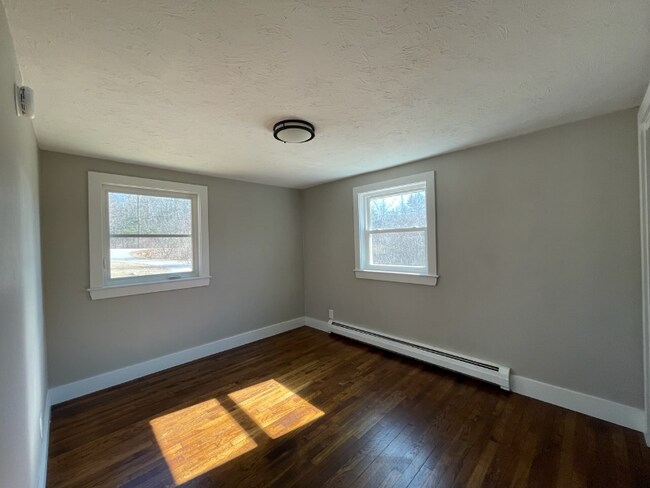 Building Photo - 131 Durham Rd