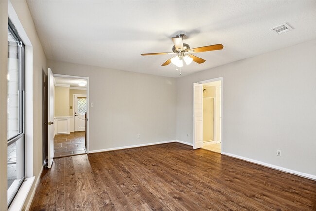 Building Photo - 4 Falling Star Rd