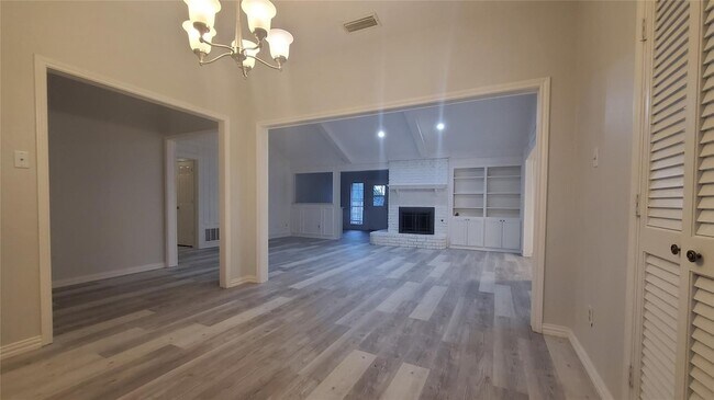 Building Photo - 1616 Scottsdale Dr