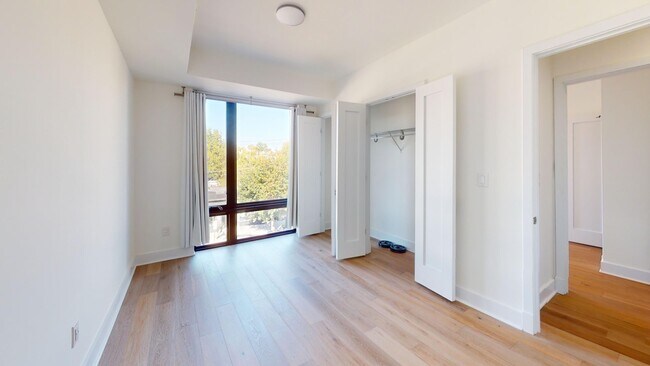 Building Photo - Newly Renovated Two Bedroom Two Bathroom W/Off Street Parking