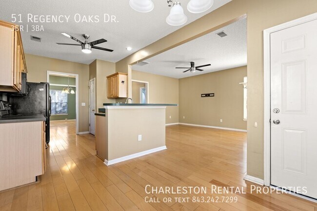 Building Photo - 51 Regency Oaks Dr