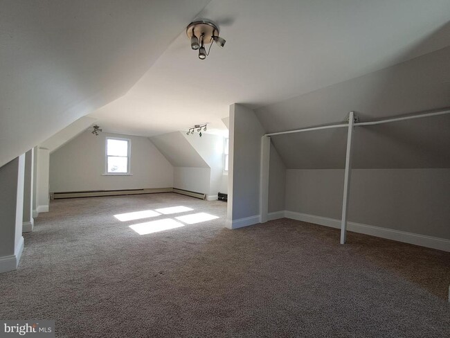 Building Photo - 108 S Clifton Ave