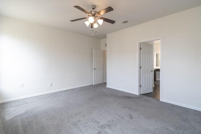 Building Photo - 909 Durness Dr