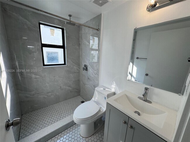 Building Photo - 1969 NW 2nd Ct