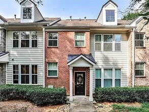 Building Photo - 5480 Glenridge View NE