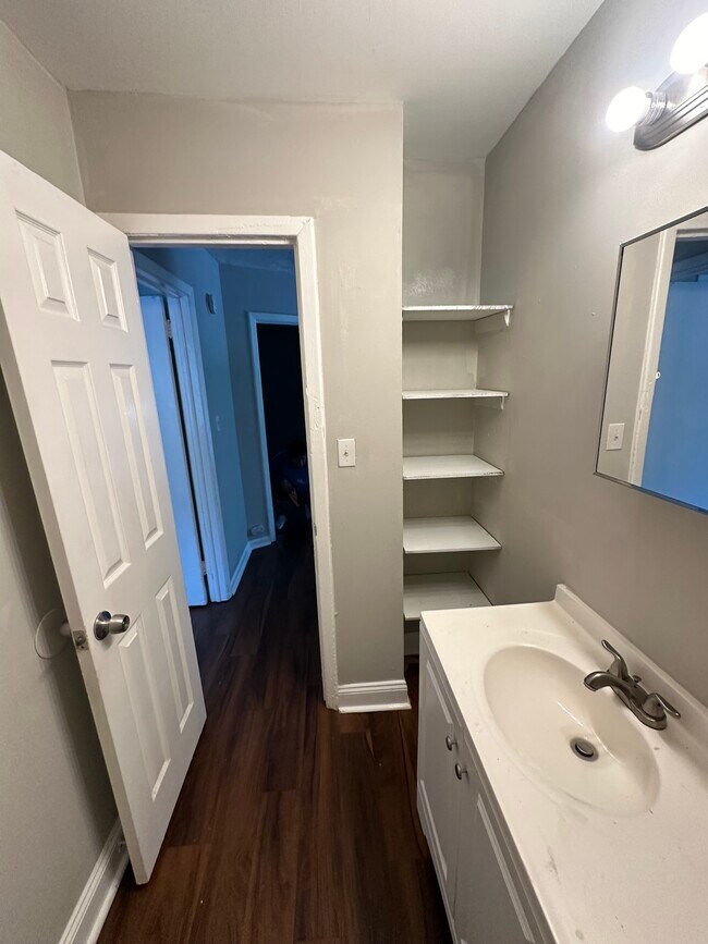 Building Photo - 308 Sinclair Ave