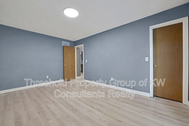 Building Photo - 5809-5811 Pepperwood Court