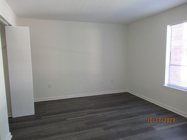 Building Photo - Willow Run Apartments