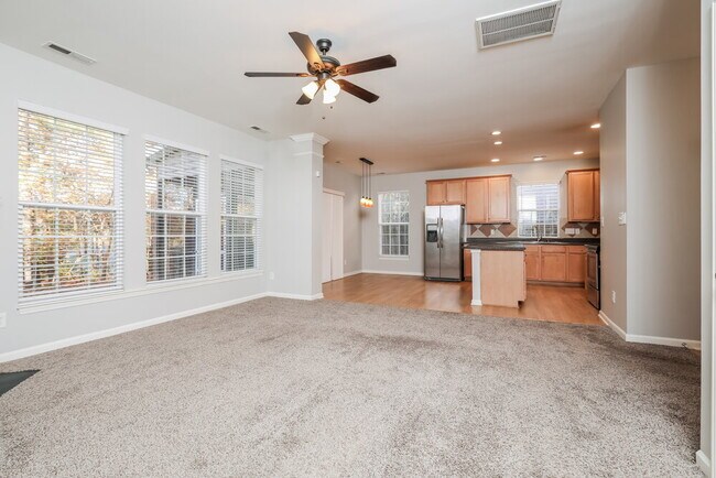 Building Photo - 650 Ashbrittle Dr