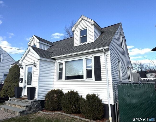 Building Photo - 1584 Madison Ave