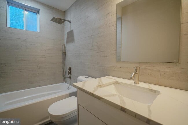 Building Photo - 2222 Frankford Ave