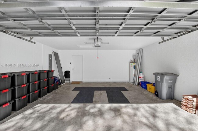 Building Photo - 6833 Watertown Dr