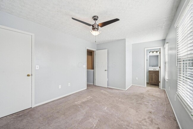Building Photo - 848 Robmeyer Dr