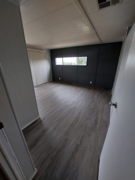 Building Photo - 10433 Overland Trl