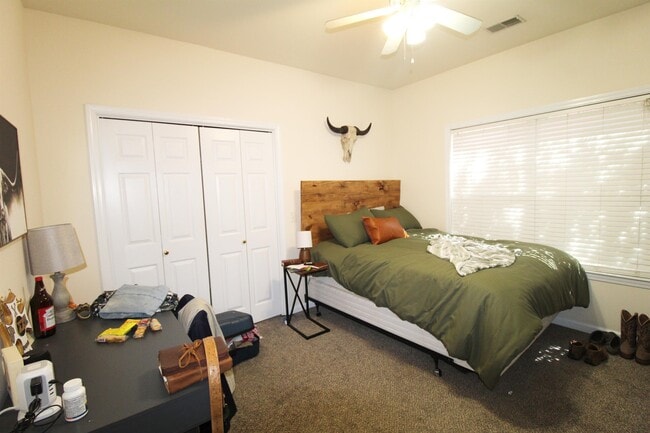 Building Photo - 1119A Southbend Dr