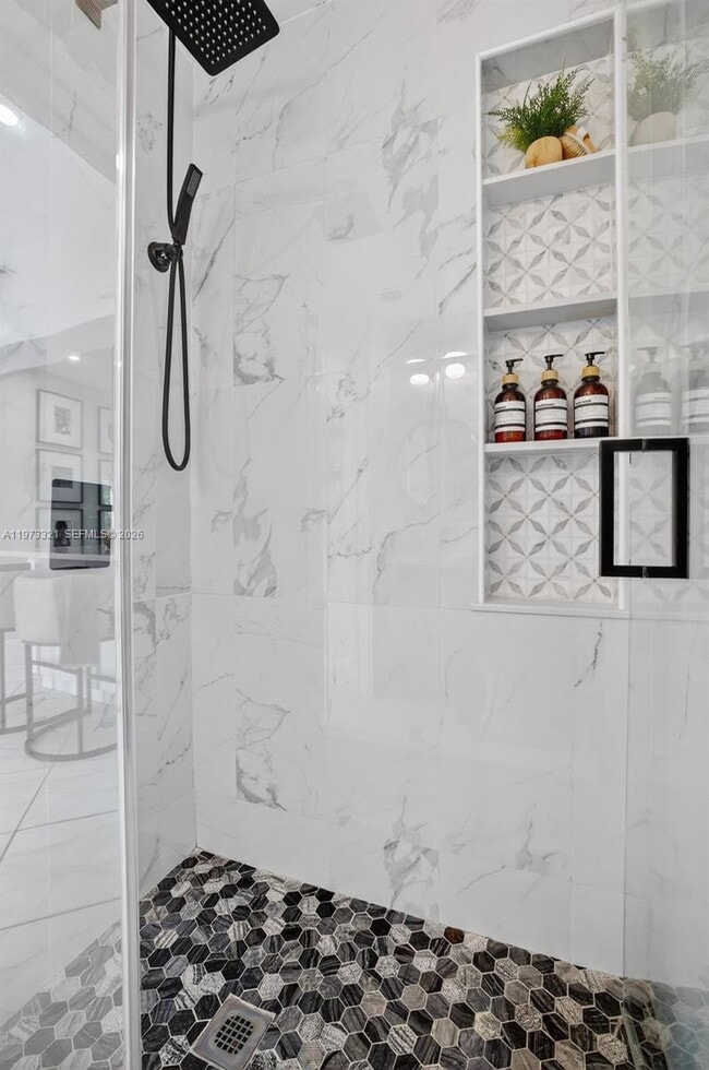 Building Photo - 252 SW 23rd St