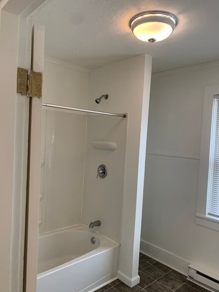 Building Photo - 1031 Hancock St