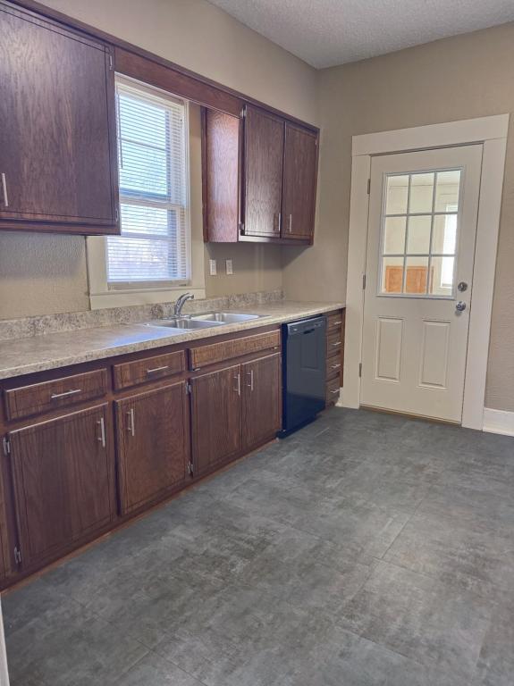 Building Photo - 2204 NW 32nd St