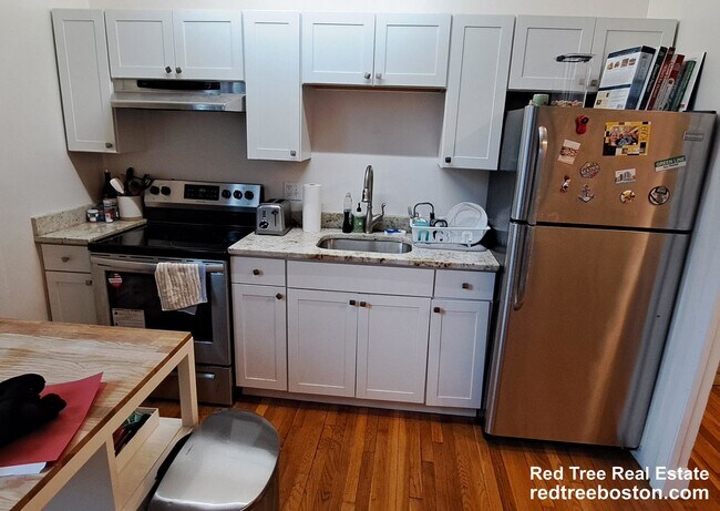 Building Photo - 202 St Paul St