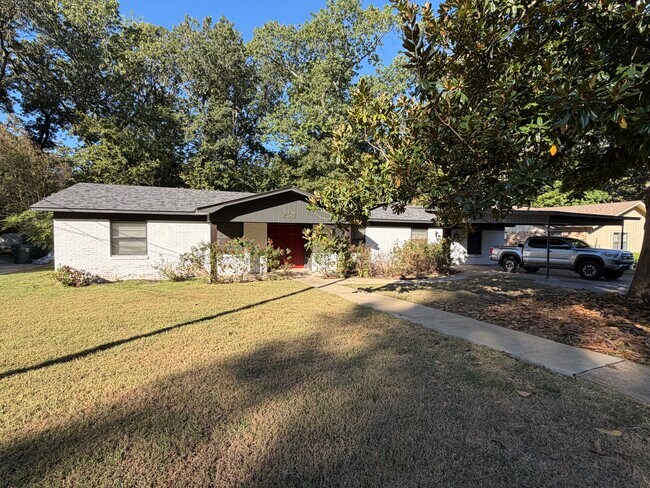 Primary Photo - 2311 Brookhaven Dr