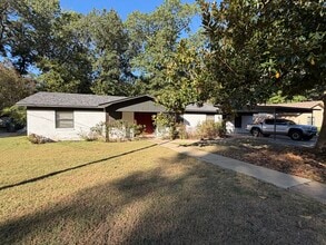 Building Photo - 2311 Brookhaven Dr
