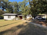 Building Photo - 2311 Brookhaven Dr