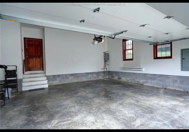 Building Photo - 152 Crestridge Dr