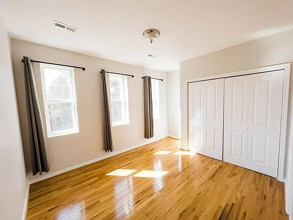 Building Photo - 721 S Milton Ave