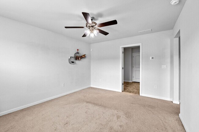 Building Photo - 4343 Newland St