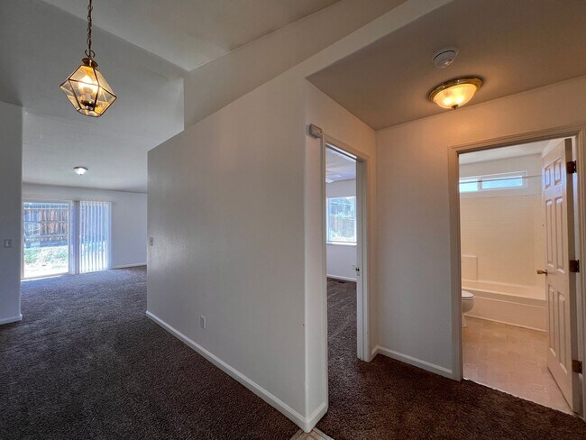 Building Photo - 3 bedroom Fernley home in Donner Trails