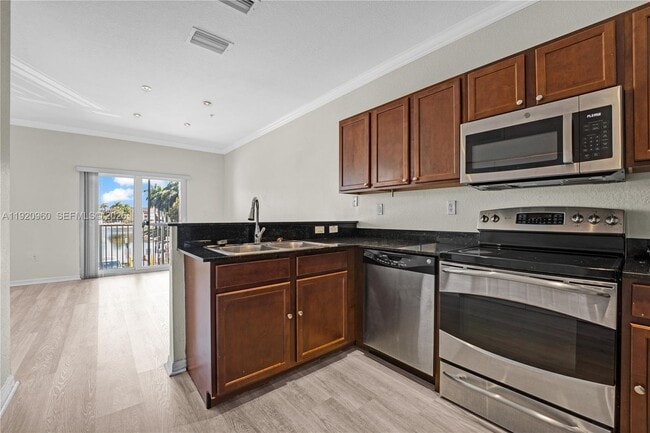 Building Photo - 10870 NW 88th Terrace