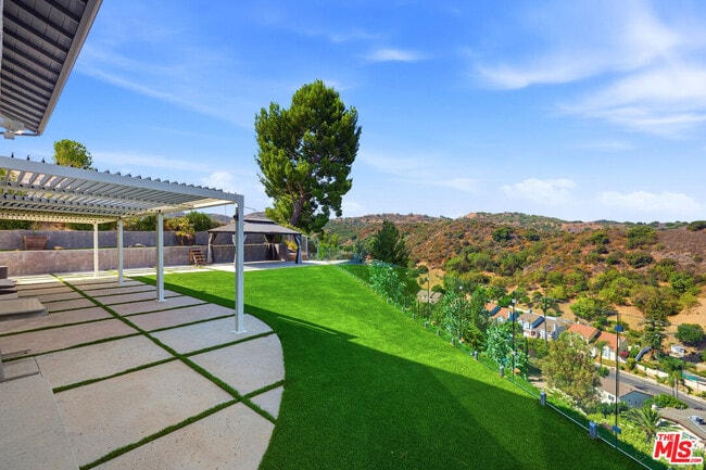 Building Photo - 4355 Chaumont Rd