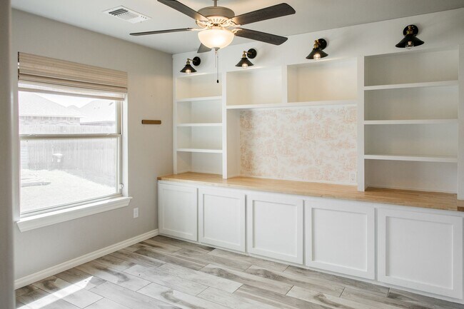 Building Photo - 3320 NW 187 Ter