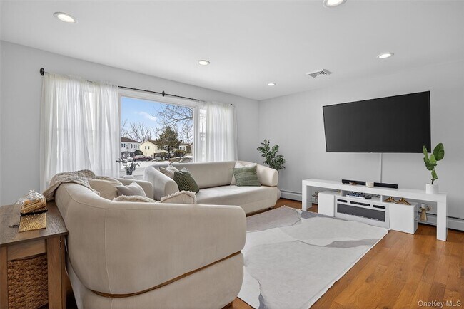 Building Photo - 4 Millard Cir