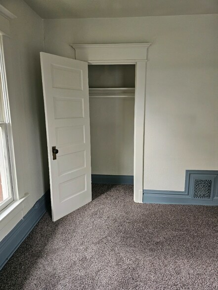 Building Photo - 1203 York St