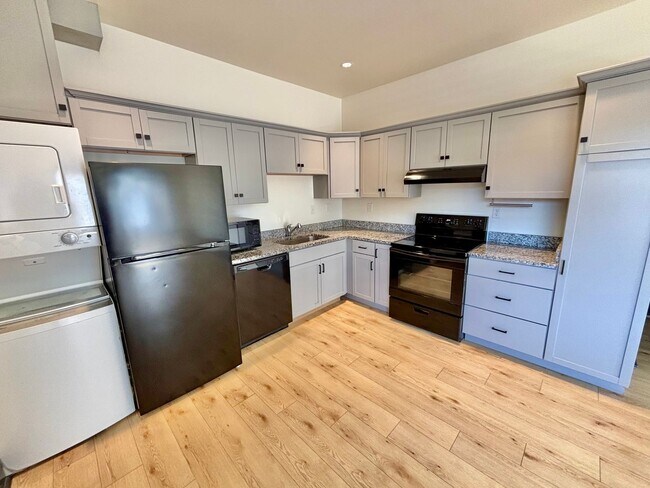 Building Photo - 2510 Portland Ave