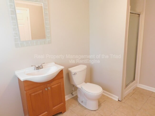 Building Photo - 911 Tipperary Dr