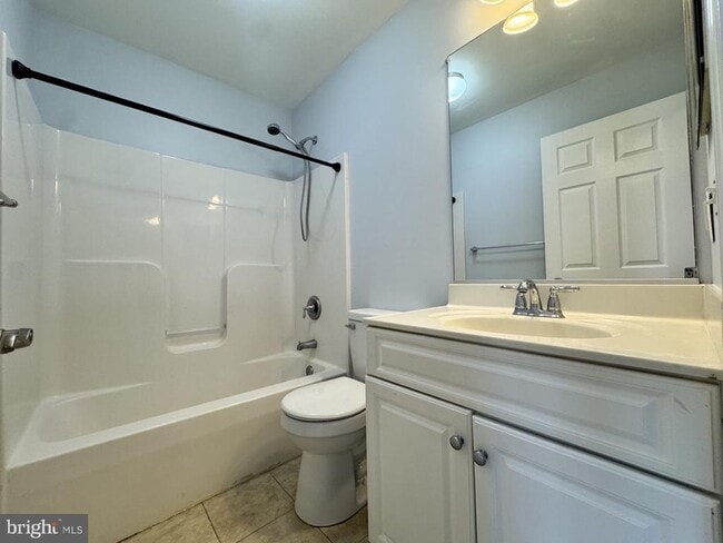Building Photo - 636 Tantallon Ct