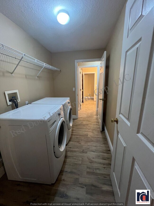 Building Photo - Beautiful 4 bedroom 2 Bath Single Family Home ~Oviedo~