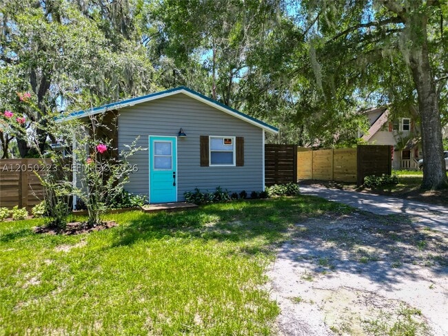 Building Photo - 8781 LAKESHORE Dr