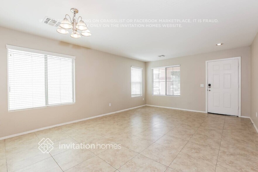 Building Photo - 1818 W Desert Seasons Dr