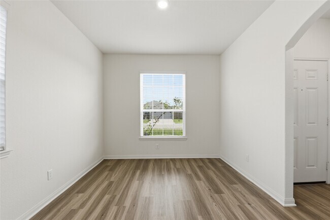 Building Photo - 11023 Hillside Creek Dr