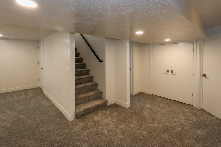 Building Photo - 8319 S Harrison Cir