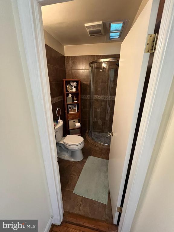 Building Photo - 717 Kearny St NE